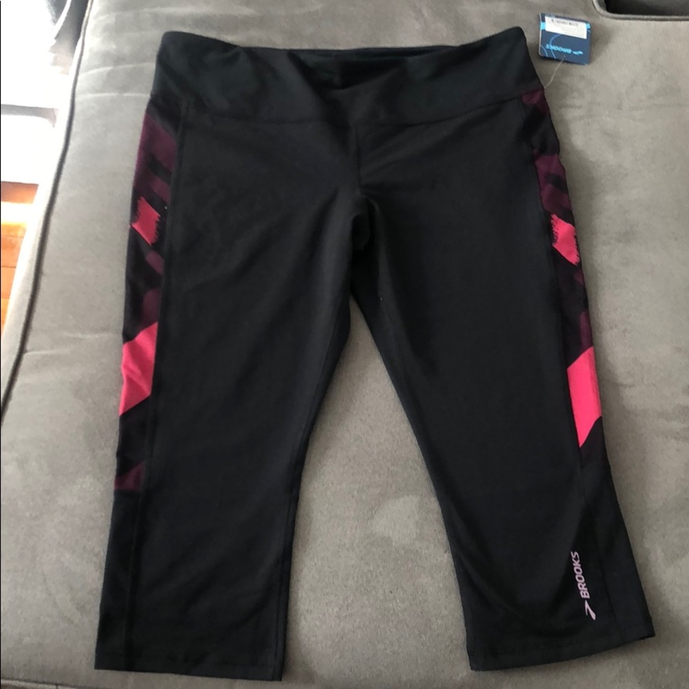Brooks green light Capri leggings XL black & pink